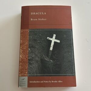 Dracula (Barnes & Noble Classics) Paperback